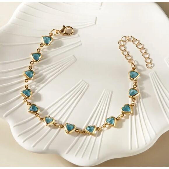 Heart Bead Valentine Bracelet - Coquette Minimalist Style Alloy with Heart Inlay - Picture 2 of 6